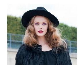 吃瓜少女梳中分